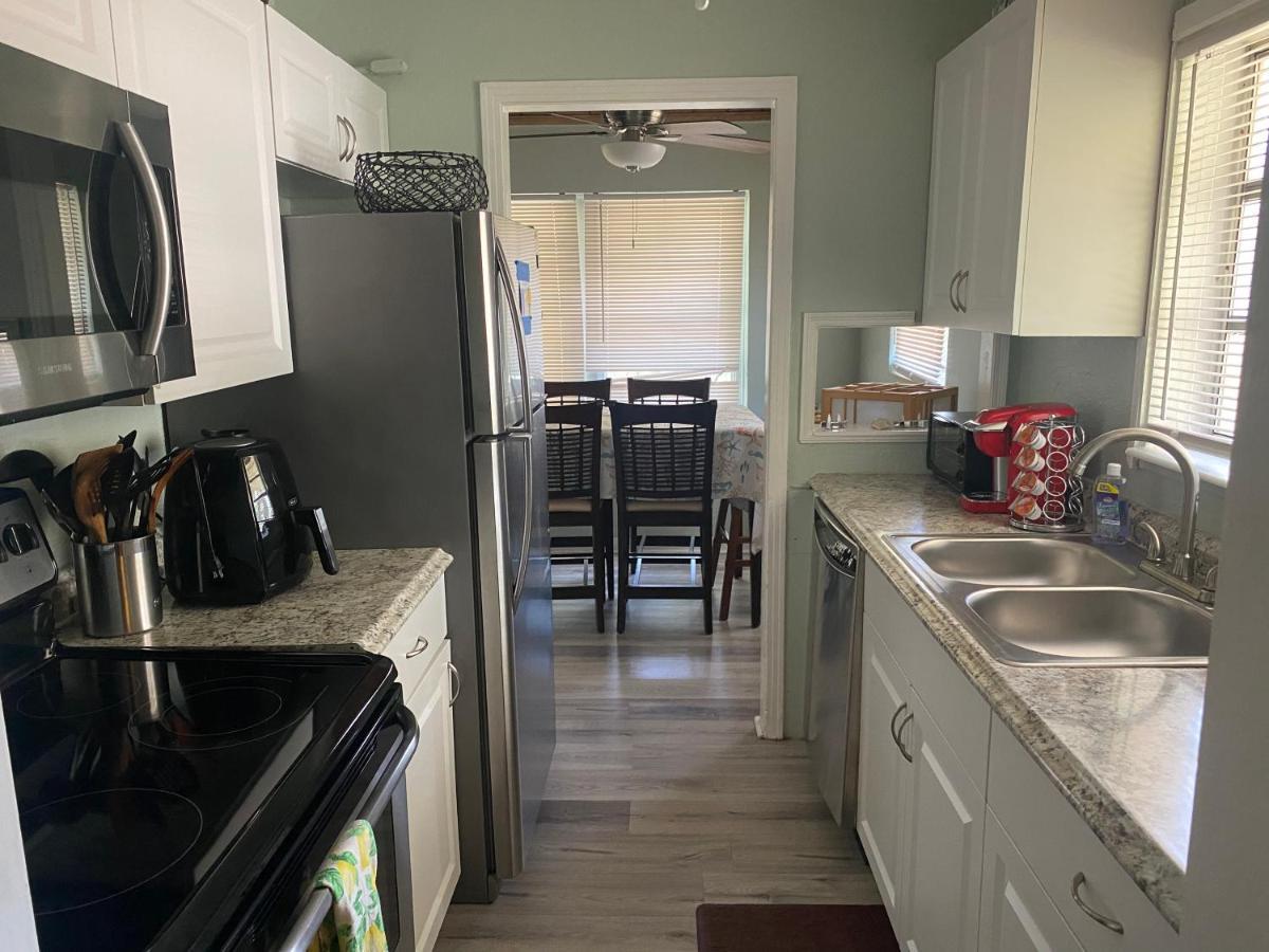 3 Bedroom House Fenced Backyard Private Patio Areas Grill Firepit Plenty Parking! Quick Access 10 Min To Beach Airport Delray West Palm ليك وورث المظهر الخارجي الصورة